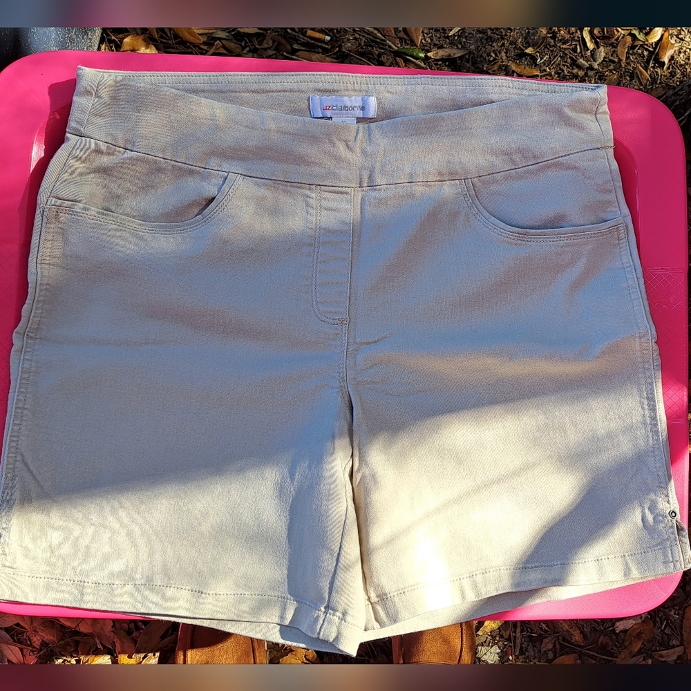 Liz Claiborne khaki shorts